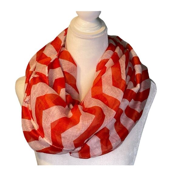 Mountain Mamas Infinity Scarf Red White Chevron Print Wrap Loop Sarong - Picture 1 of 6